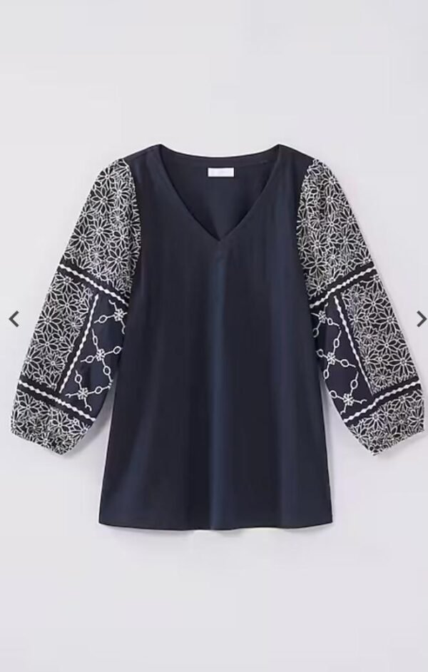 Embridered Puff-Sleeve Top