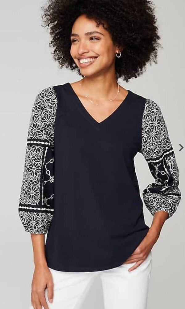 Embridered Puff-Sleeve Top